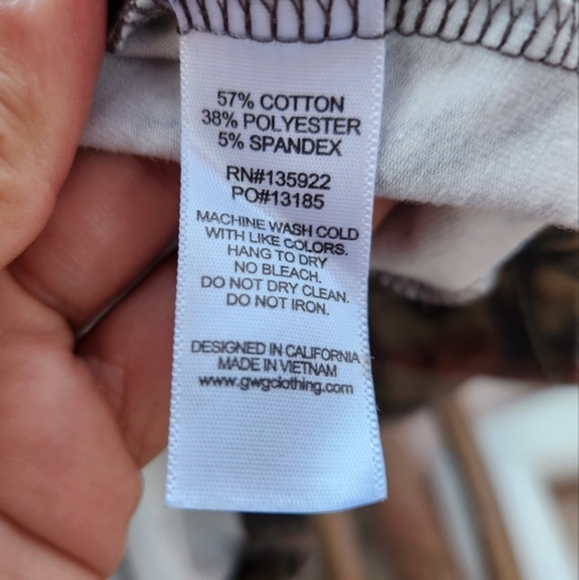 GIRLS WITH GUNS GWG Camo Print Long Sleeve V Neck Shirt - Picture 2 of 8